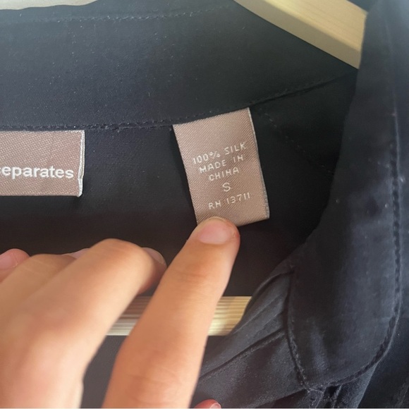 Valerie black button up pleated blouse size small 100% silk - Picture 3 of 5